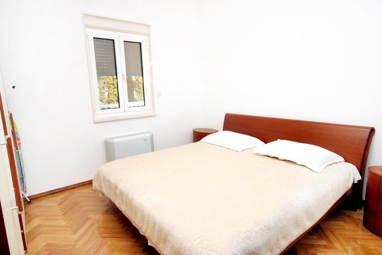 Family Friendly Apartments With A Swimming Pool Rogoznica - 7557 Zewnętrze zdjęcie