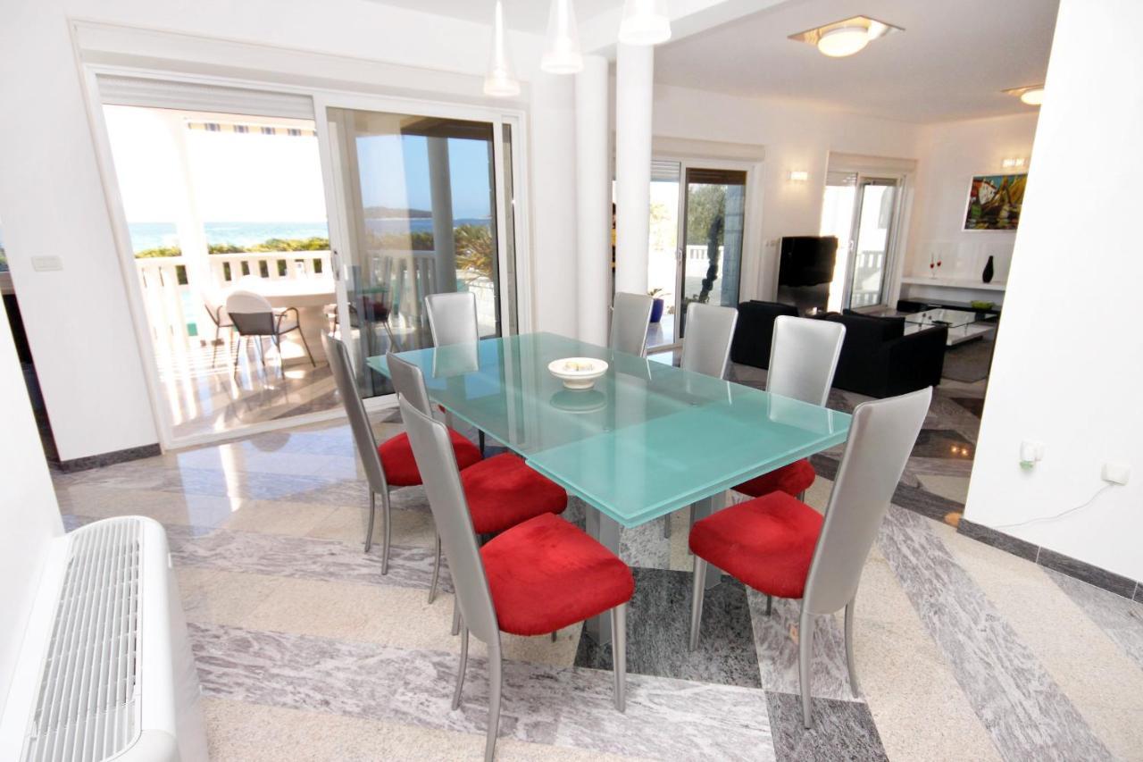 Family Friendly Apartments With A Swimming Pool Rogoznica - 7557 Zewnętrze zdjęcie